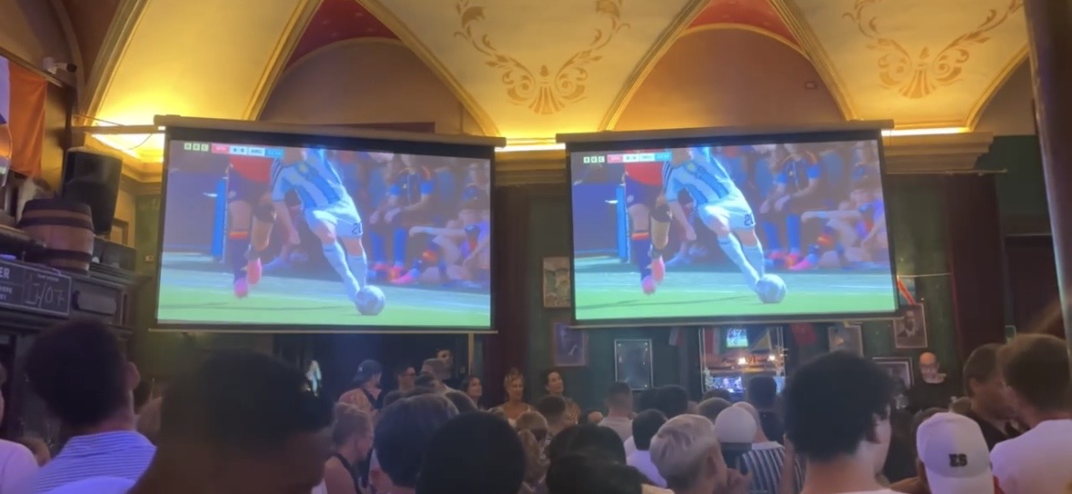 Live Match on Big Screens
